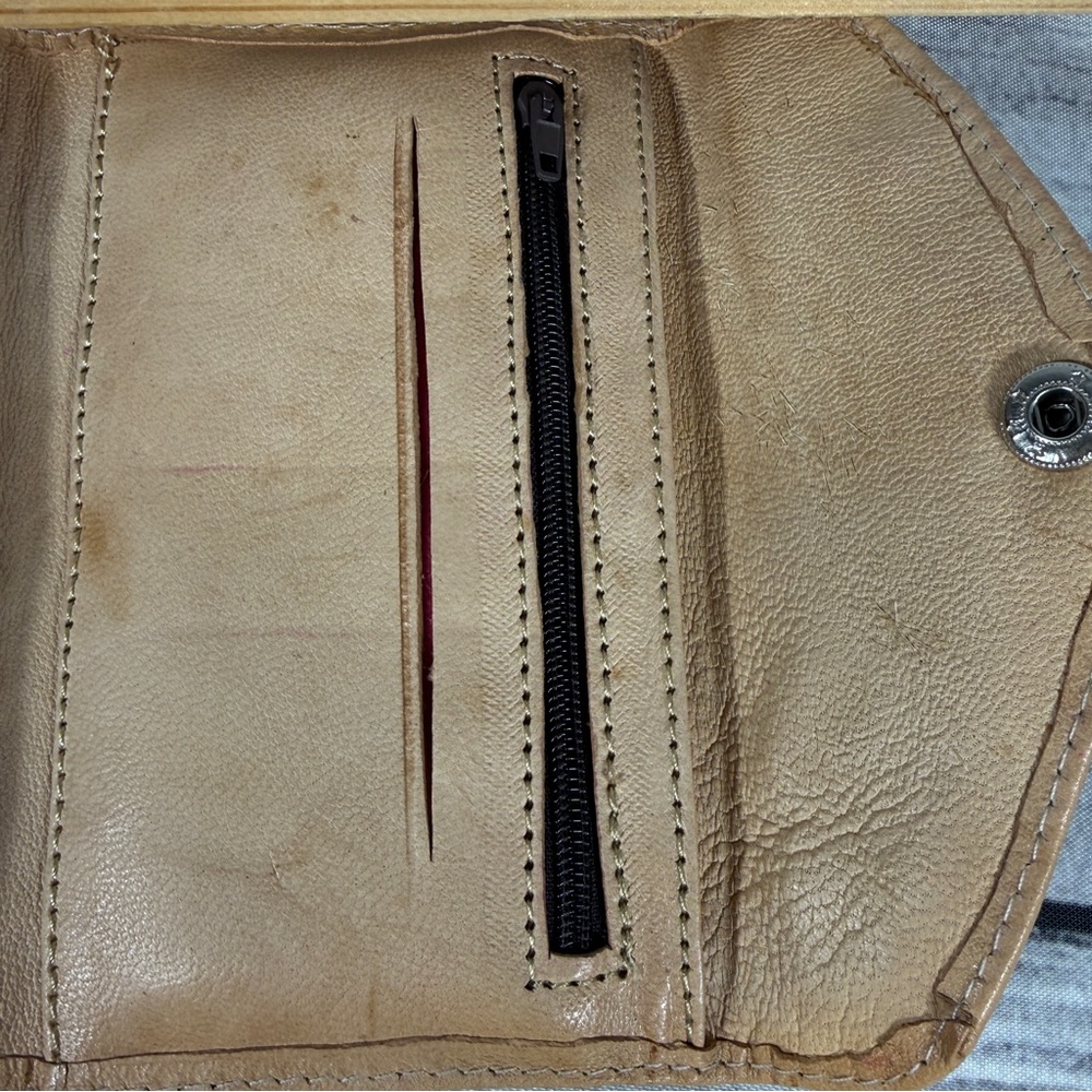 Tan Hand Tooled Embossed Leather Wallet - Unbranded - Picture 7 of 9